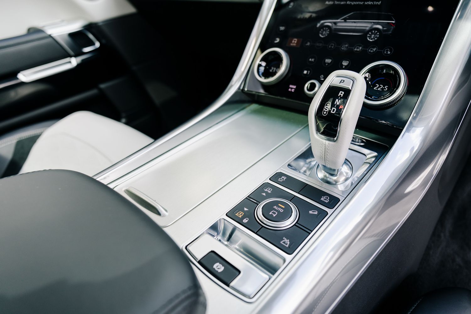 Land Rover Range Rover Sport SVR SVR Supercharged
