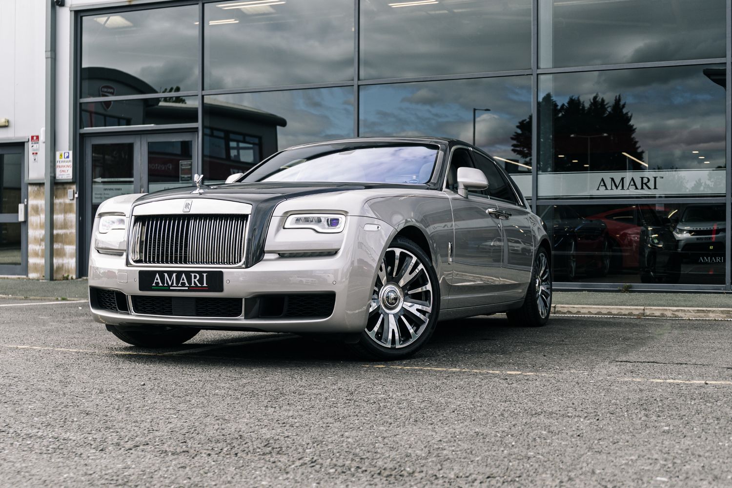 Rolls Royce Ghost Ghost V12 SWB AUTO