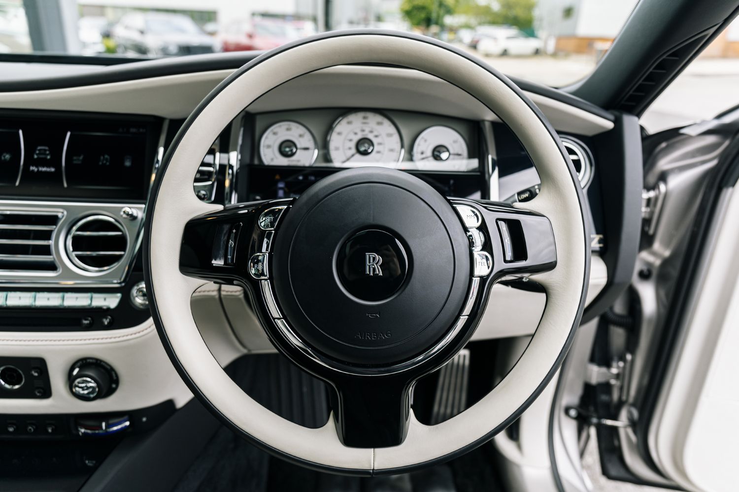 Rolls Royce Ghost Ghost V12 SWB AUTO