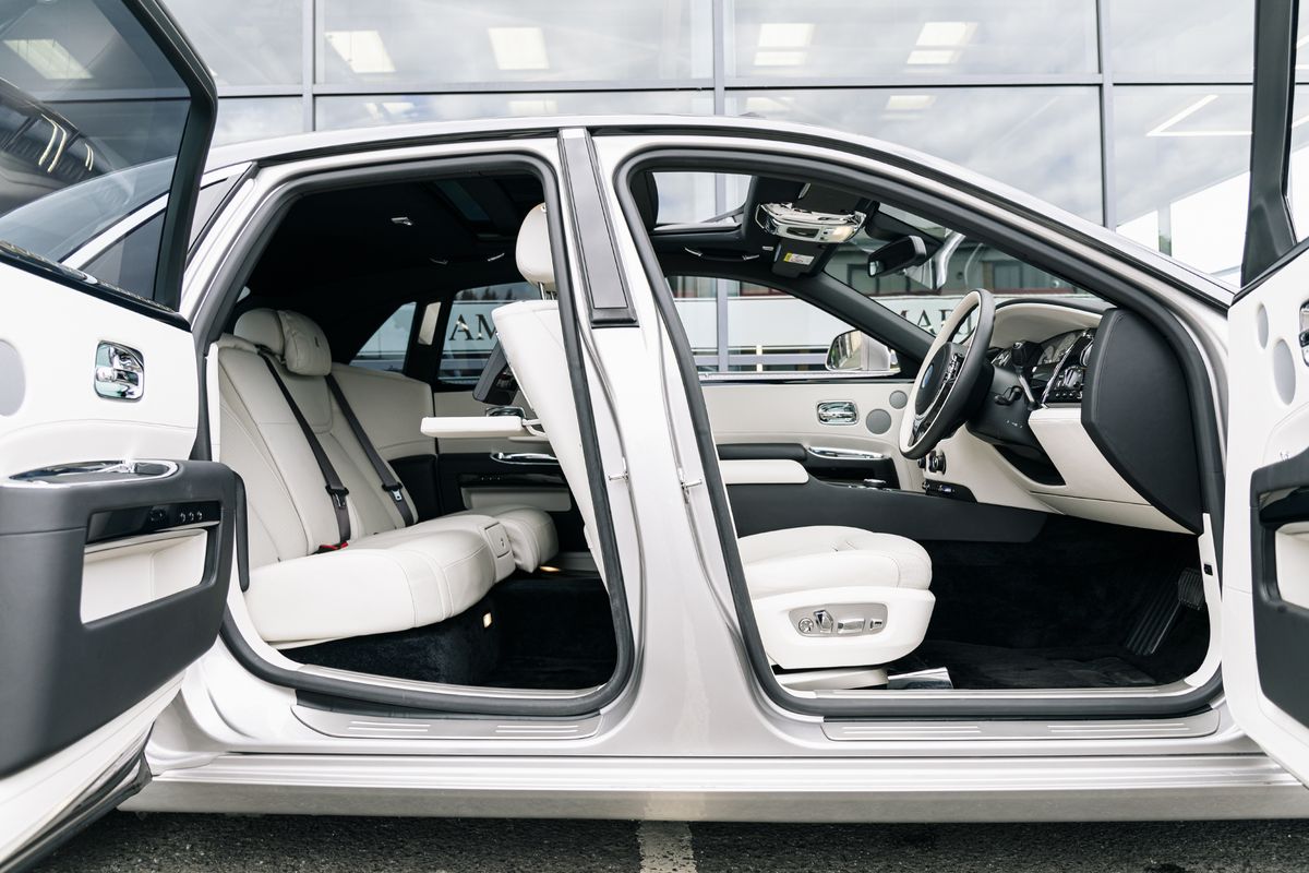 Rolls Royce Ghost Ghost V12 SWB AUTO