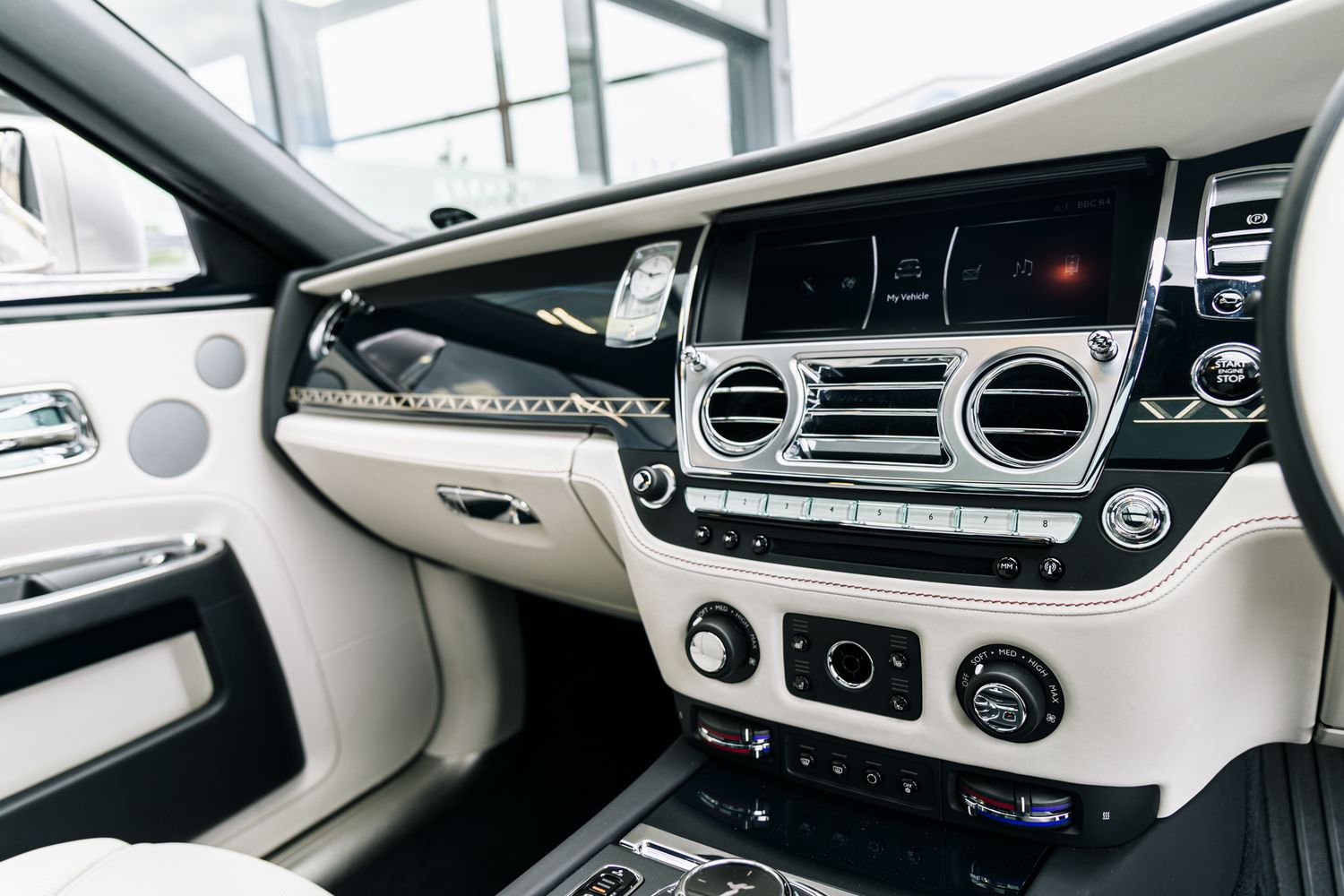 Rolls Royce Ghost Ghost V12 SWB AUTO