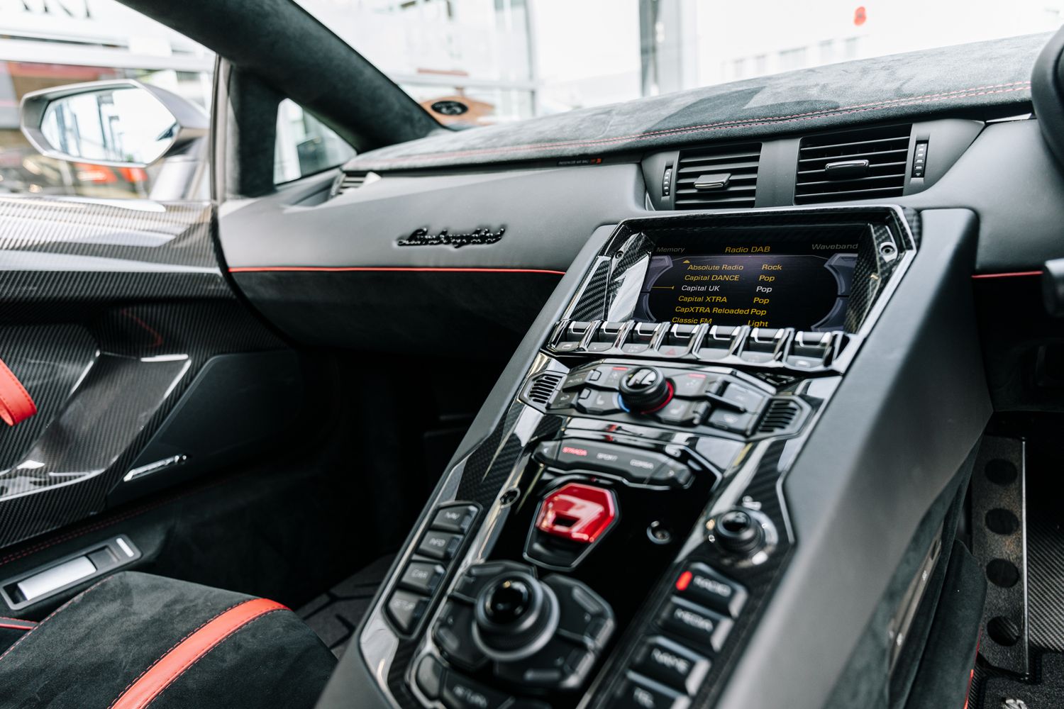 Lamborghini Aventador SV LP750-4
