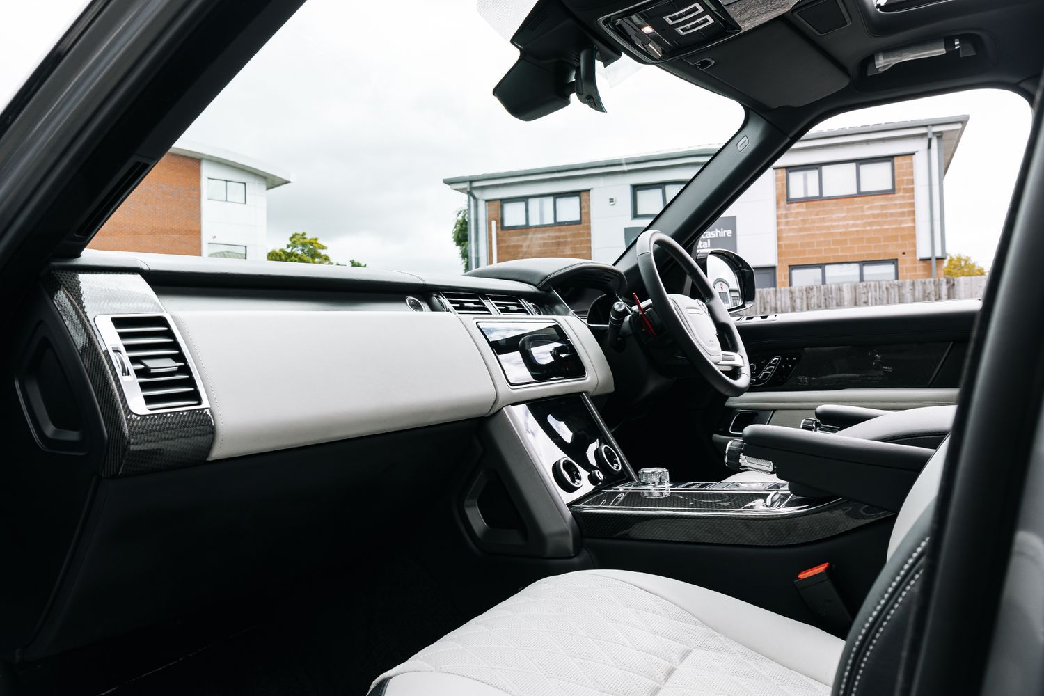 Land Rover Range Rover V8 SVAutobiography Dynamic V8 SVAutobiography Dynamic