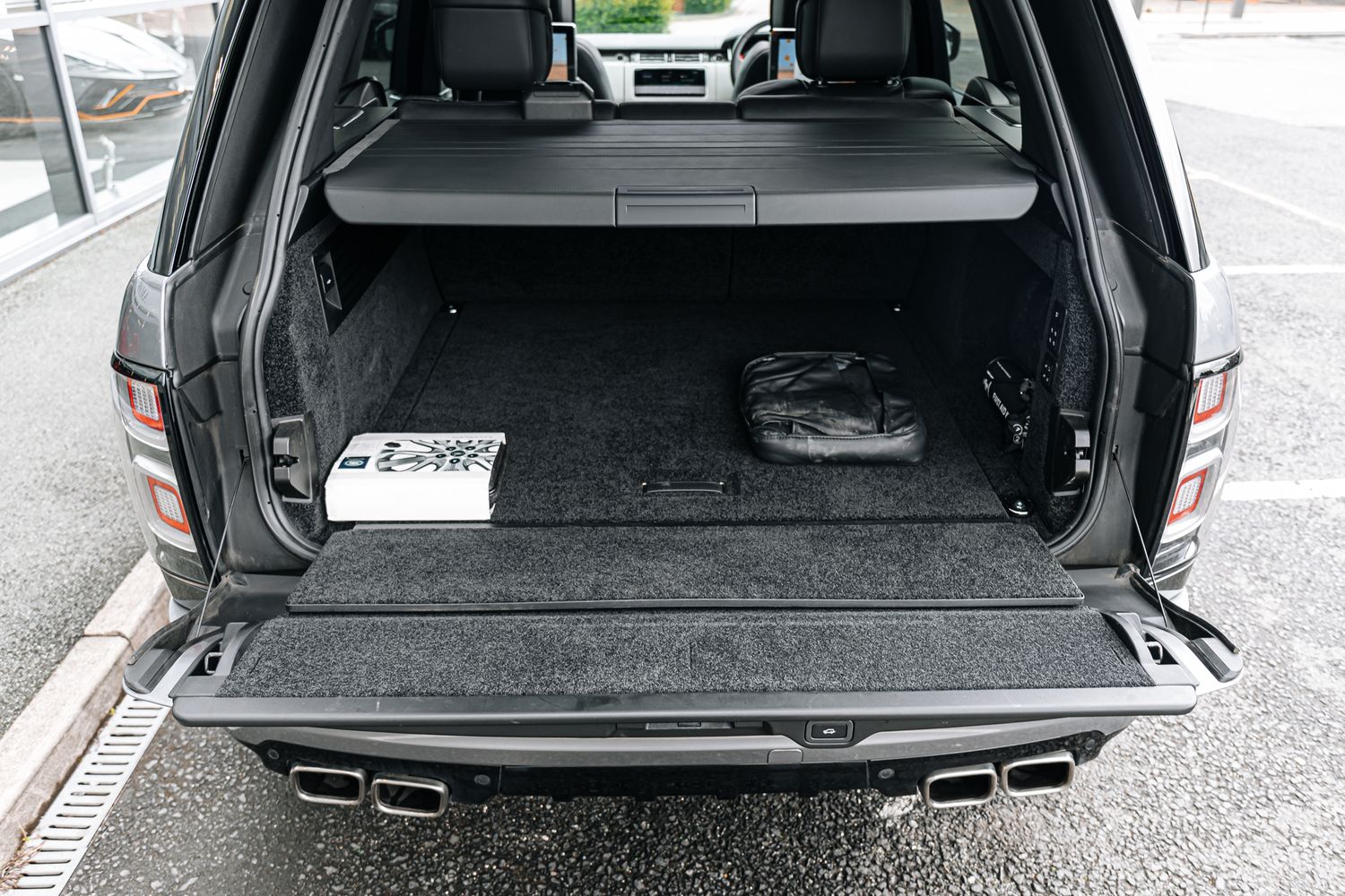 Land Rover Range Rover V8 SVAutobiography Dynamic V8 SVAutobiography Dynamic