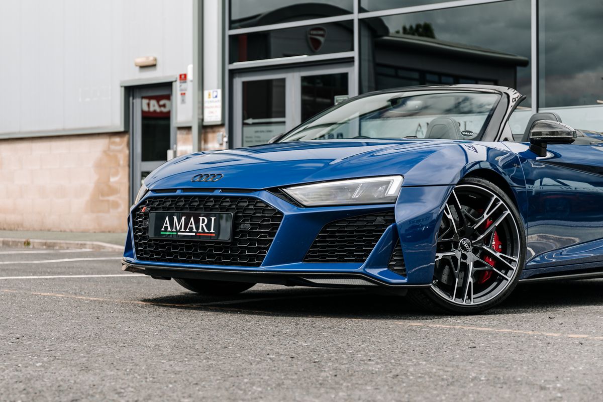 Audi R8 V10 Performance Carbon Black V10 Performance Carbon Black