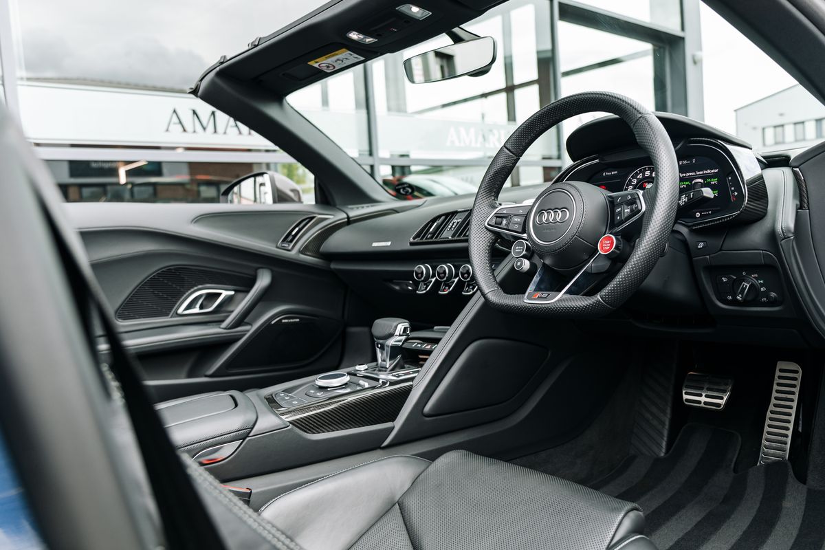 Audi R8 V10 Performance Carbon Black V10 Performance Carbon Black