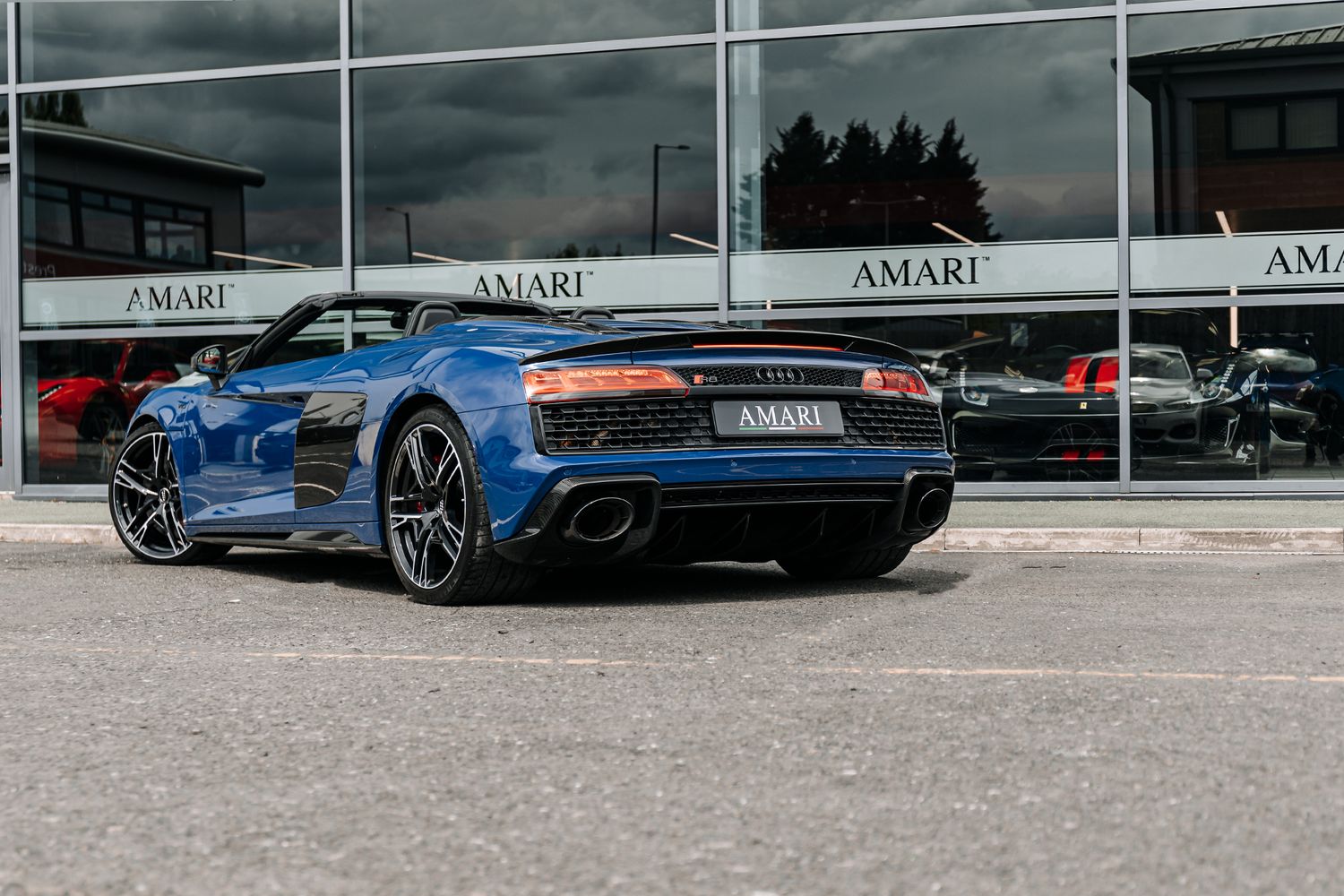 Audi R8 V10 Performance Carbon Black V10 Performance Carbon Black