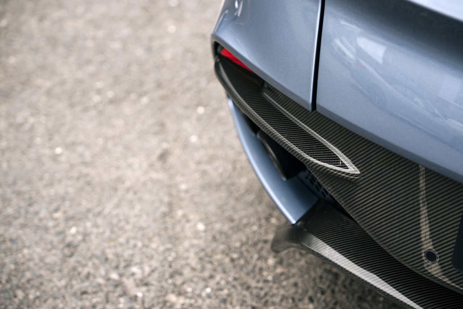 Aston Martin DBS Superleggera V12 Auto