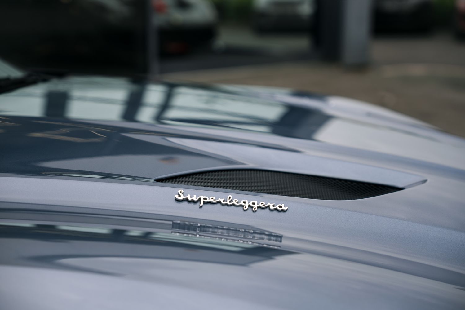 Aston Martin DBS Superleggera V12 Auto