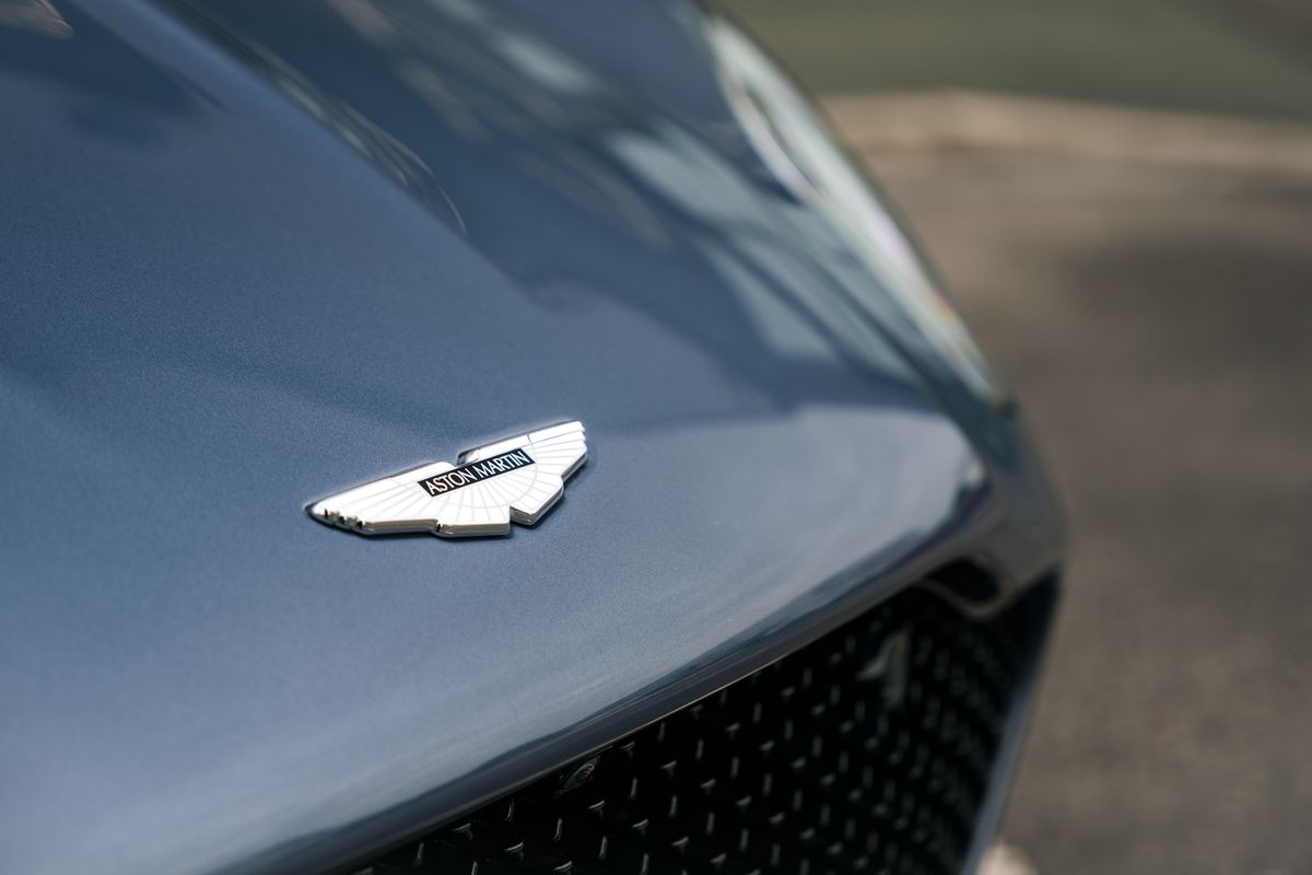 Aston Martin DBS Superleggera V12 Auto