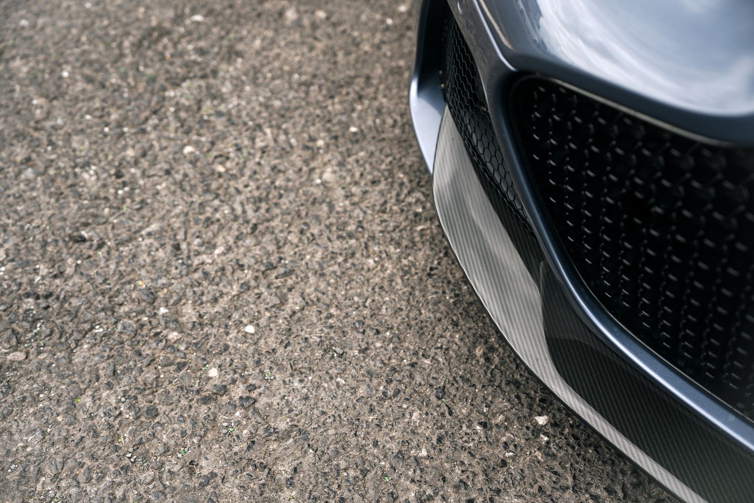 Aston Martin DBS Superleggera V12 Auto
