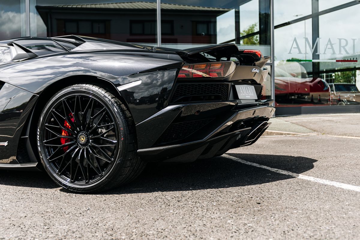 Lamborghini Aventador S Roadster LP 740-4 Aventador S LP 740-4