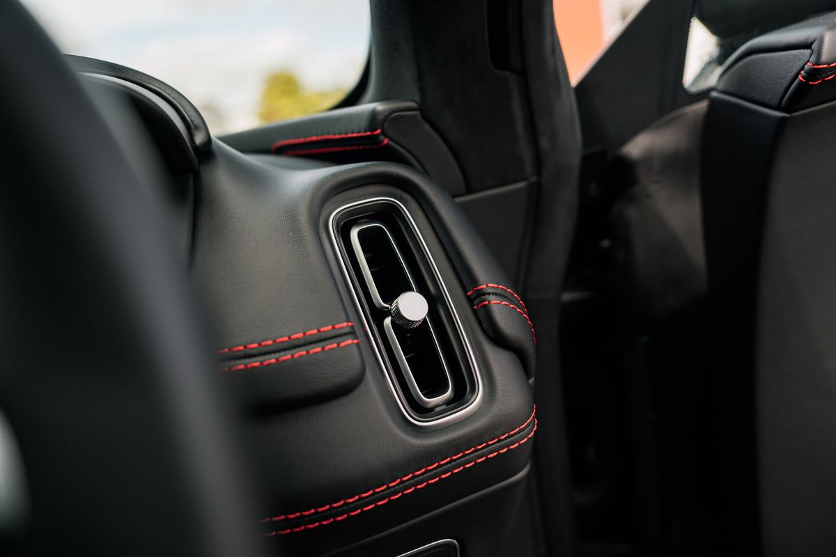 Aston Martin DBX V8 AUTO