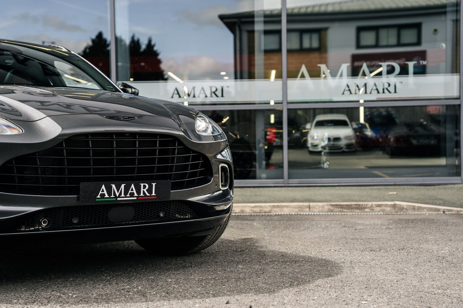 Aston Martin DBX V8 AUTO
