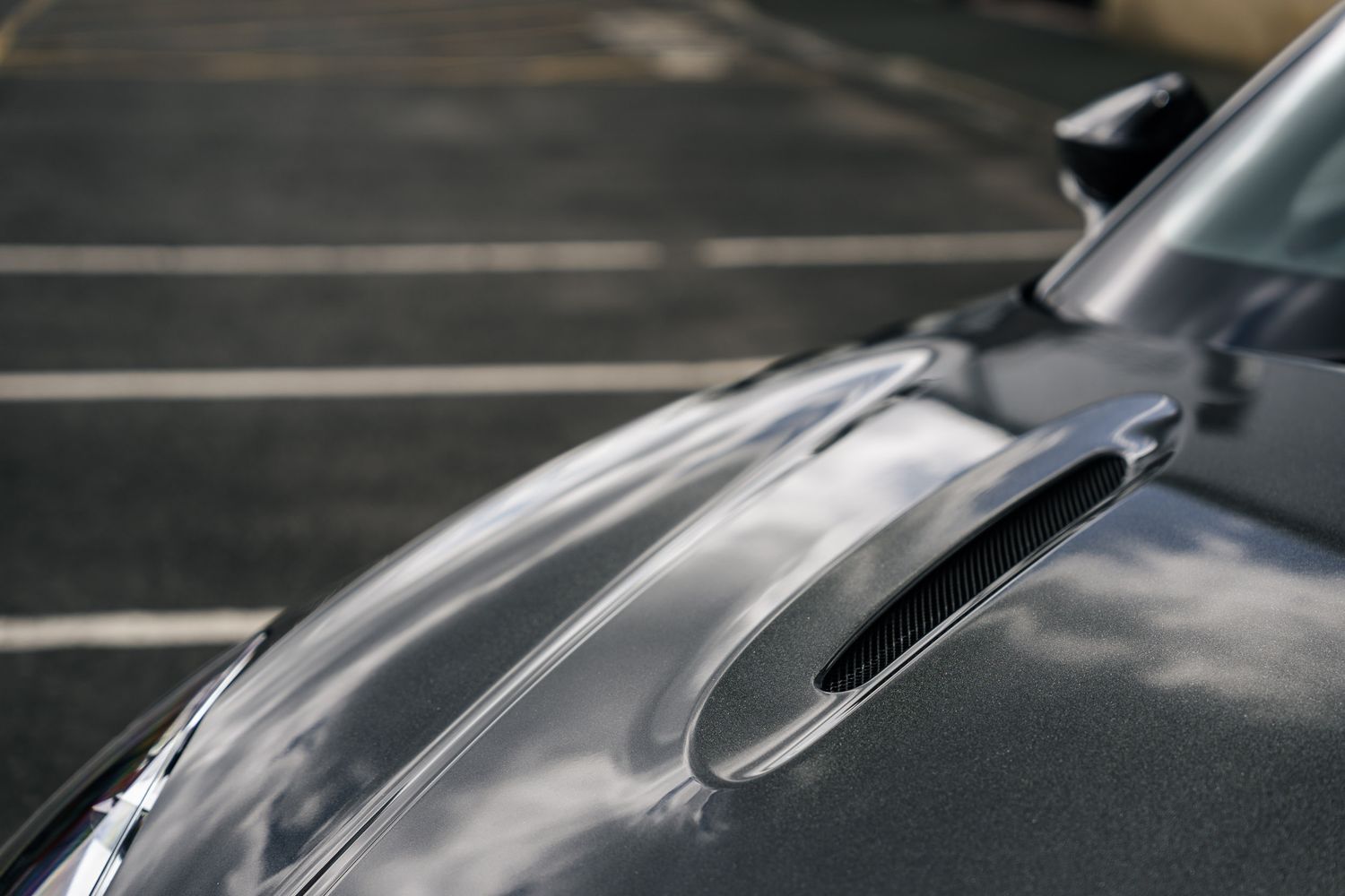 Aston Martin DBX V8 AUTO