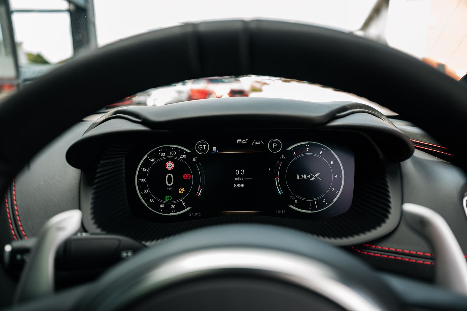 Aston Martin DBX V8 AUTO