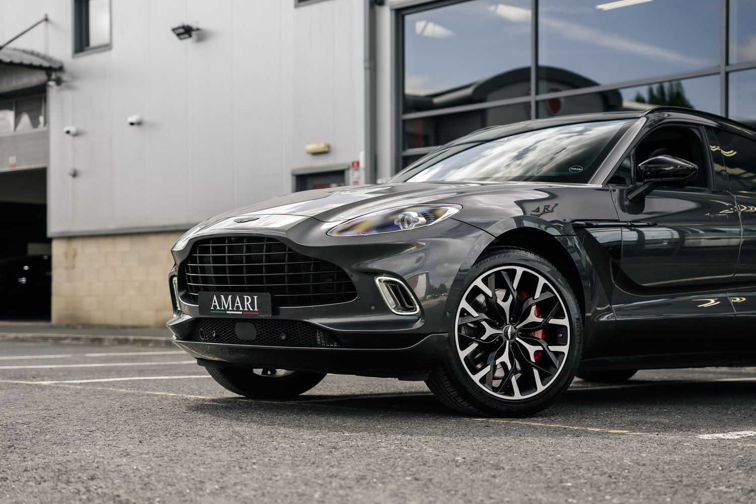 Aston Martin DBX V8 AUTO