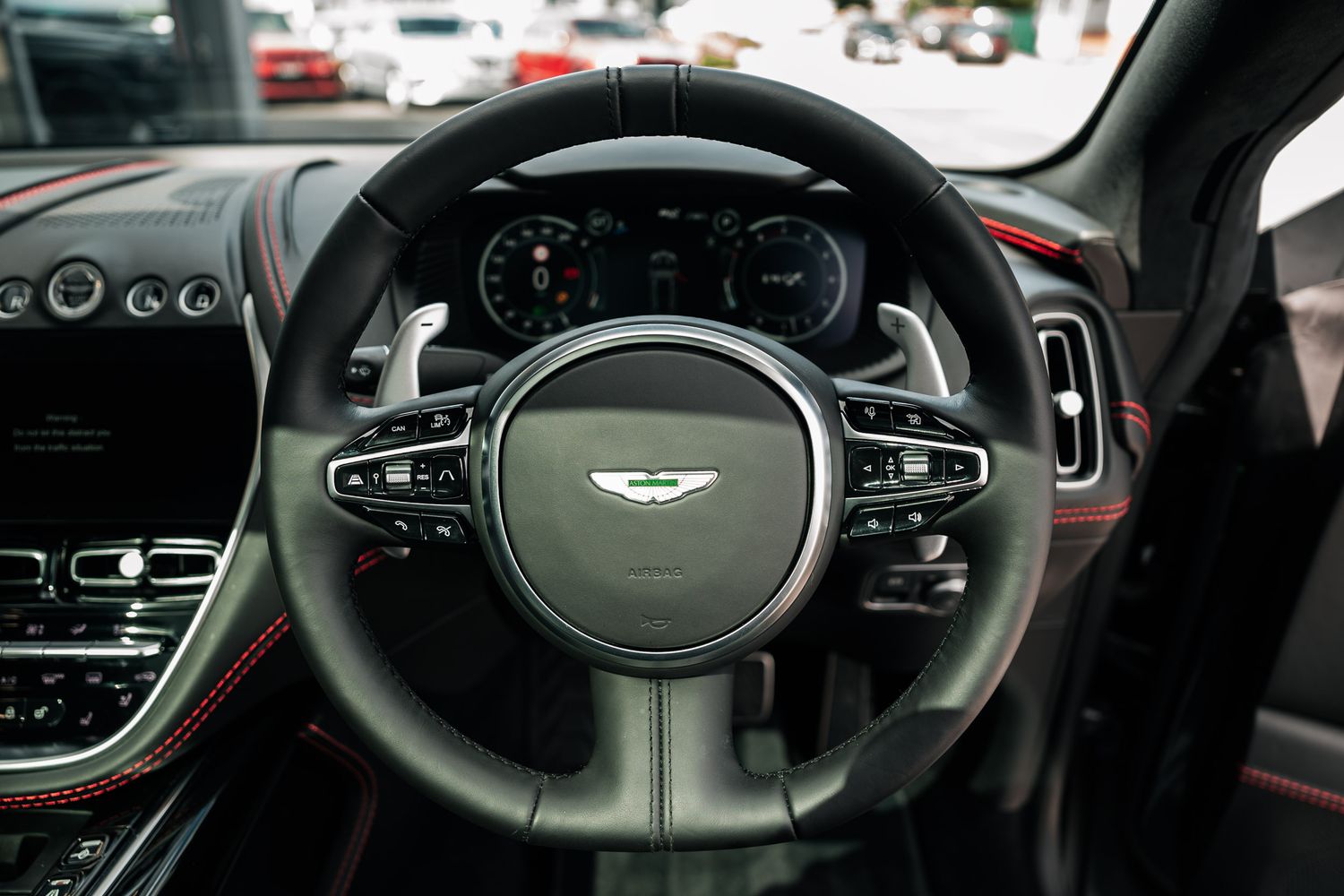 Aston Martin DBX V8 AUTO