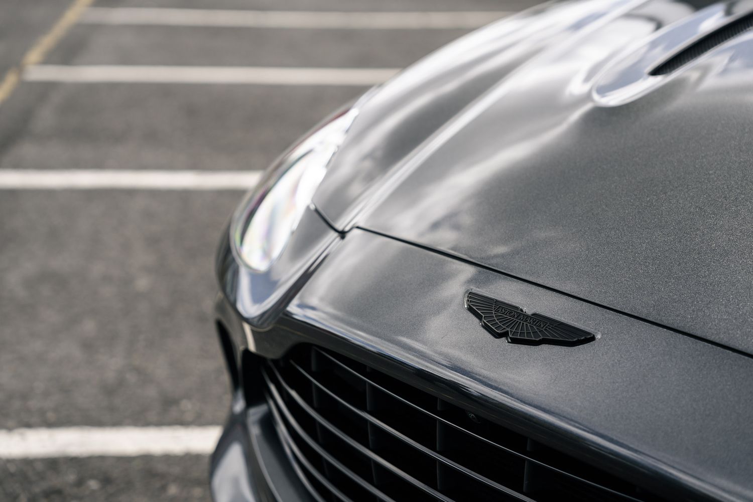 Aston Martin DBX V8 AUTO