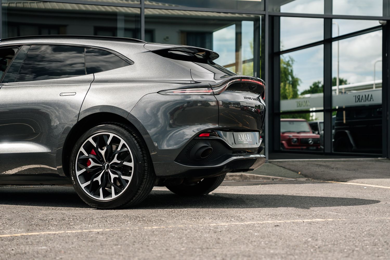 Aston Martin DBX V8 AUTO