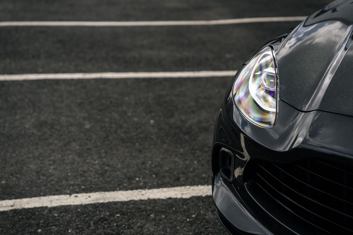 Aston Martin DBX V8 AUTO