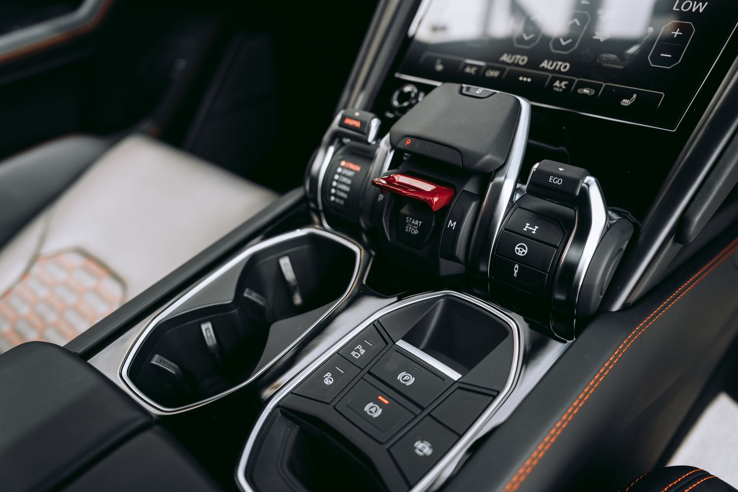Lamborghini URUS V8 Auto