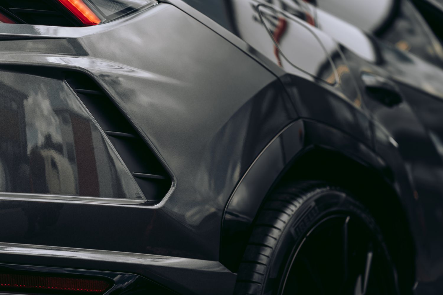 Lamborghini URUS V8 Auto