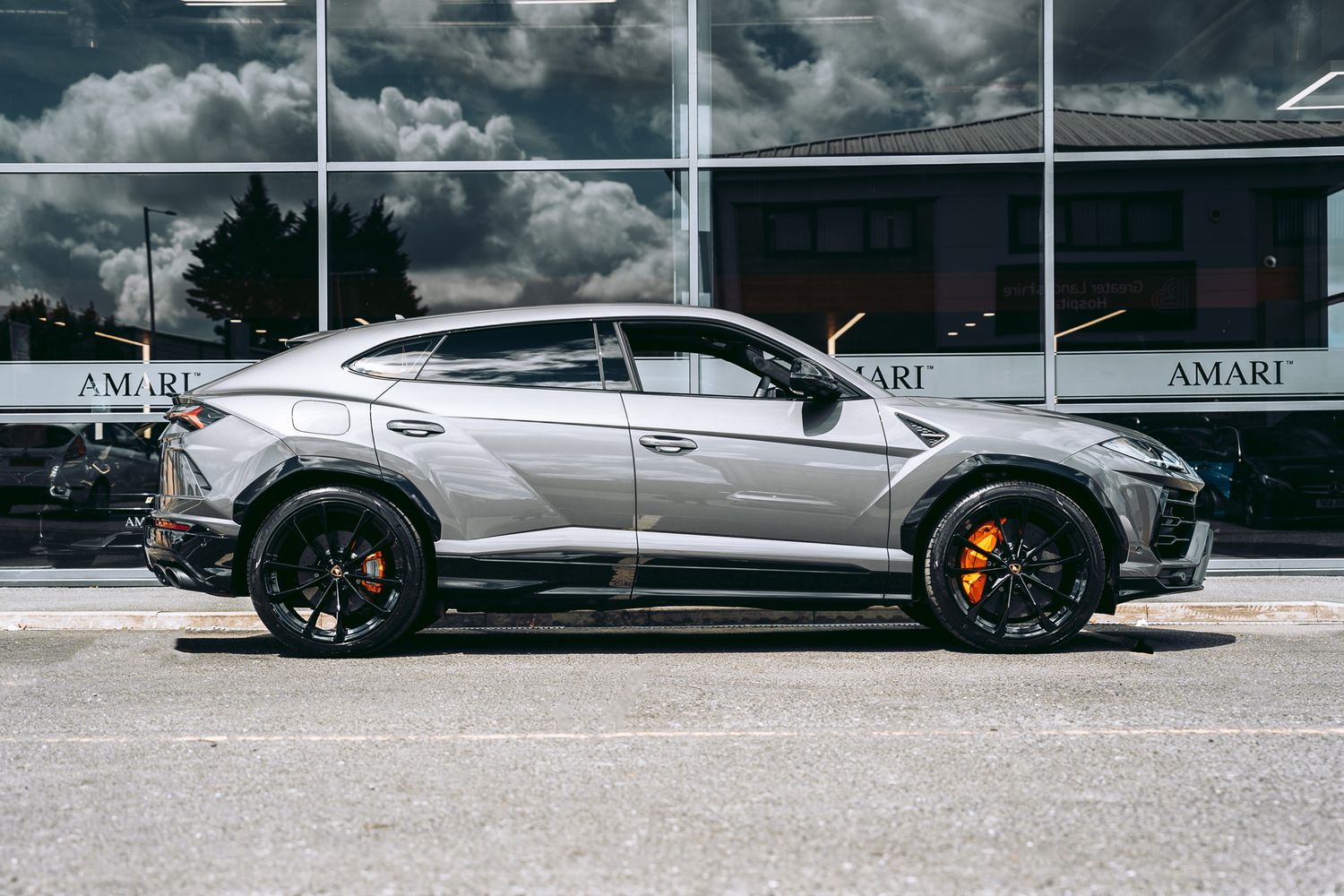 Lamborghini URUS V8 Auto