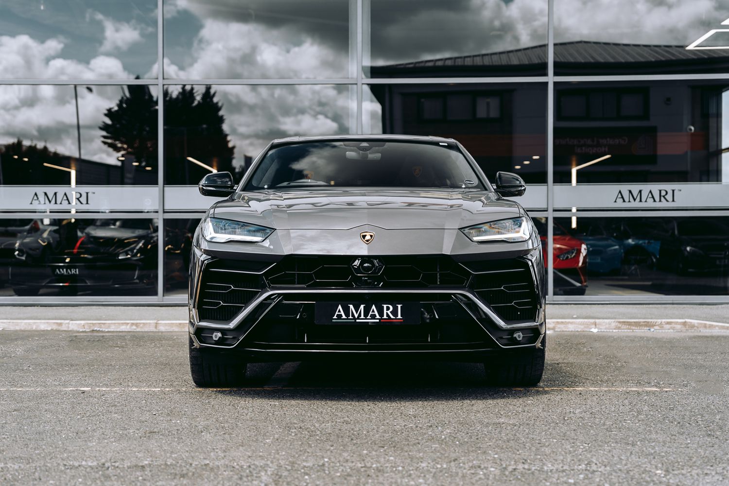 Lamborghini URUS V8 Auto