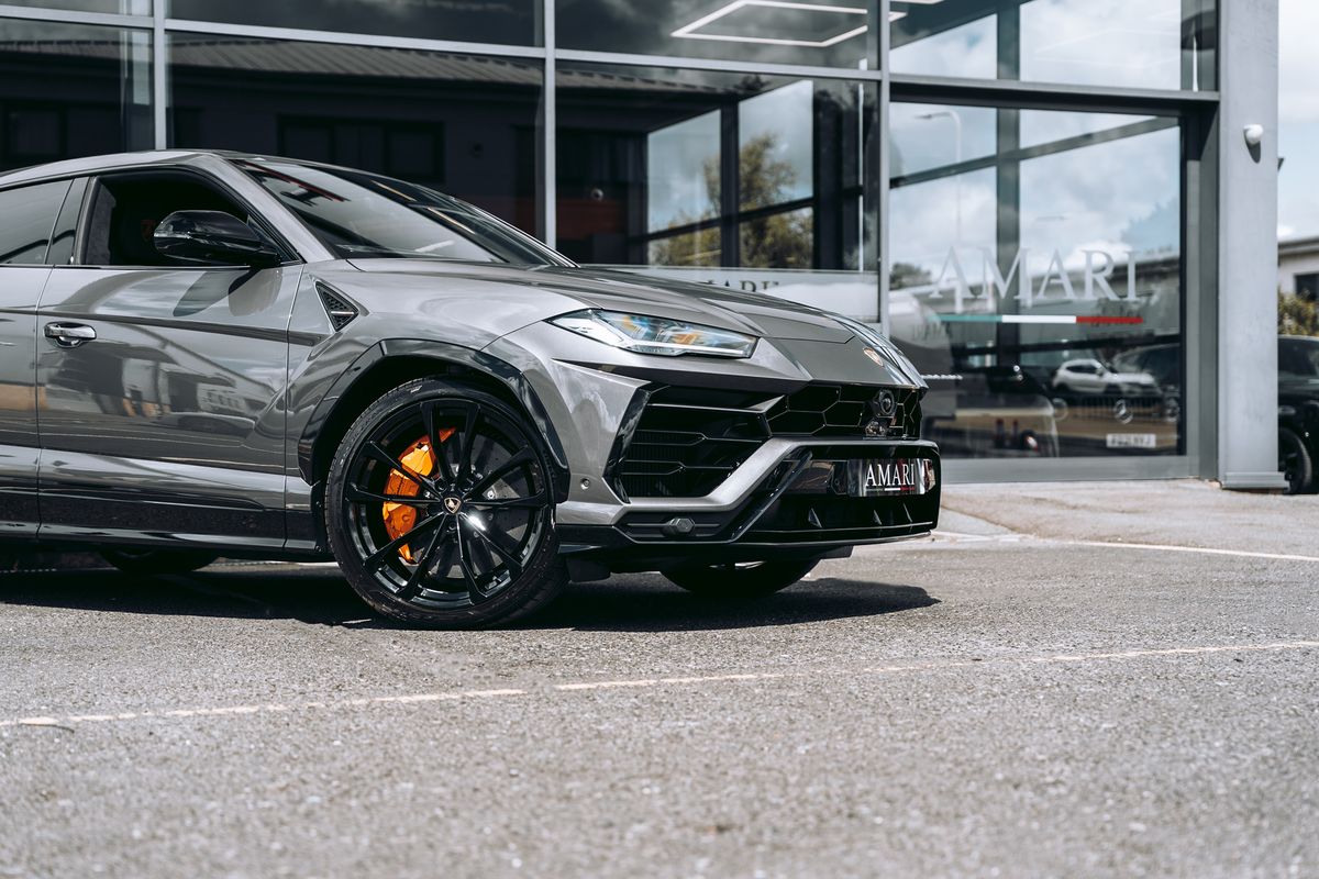 Lamborghini URUS V8 Auto