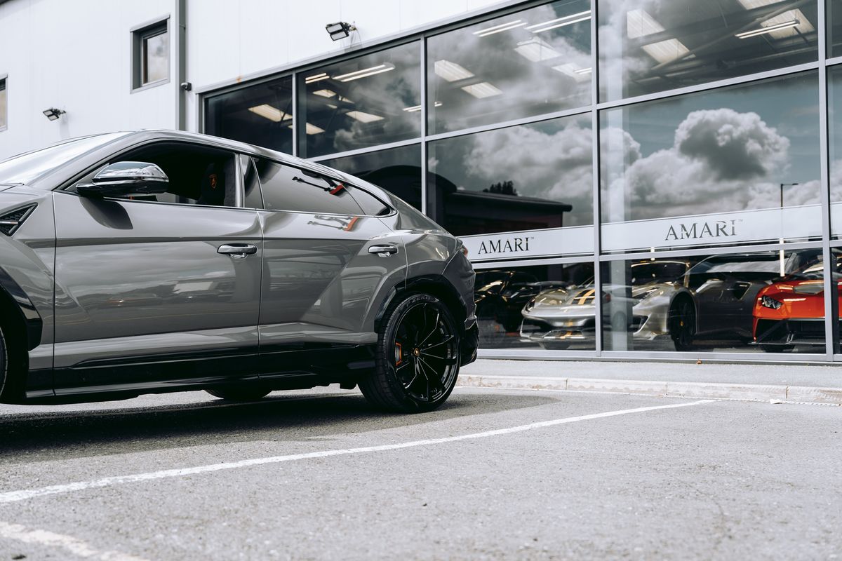 Lamborghini URUS V8 Auto