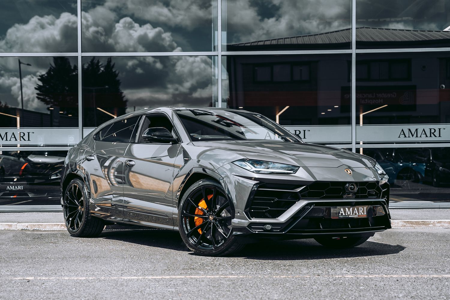 Lamborghini URUS V8 Auto