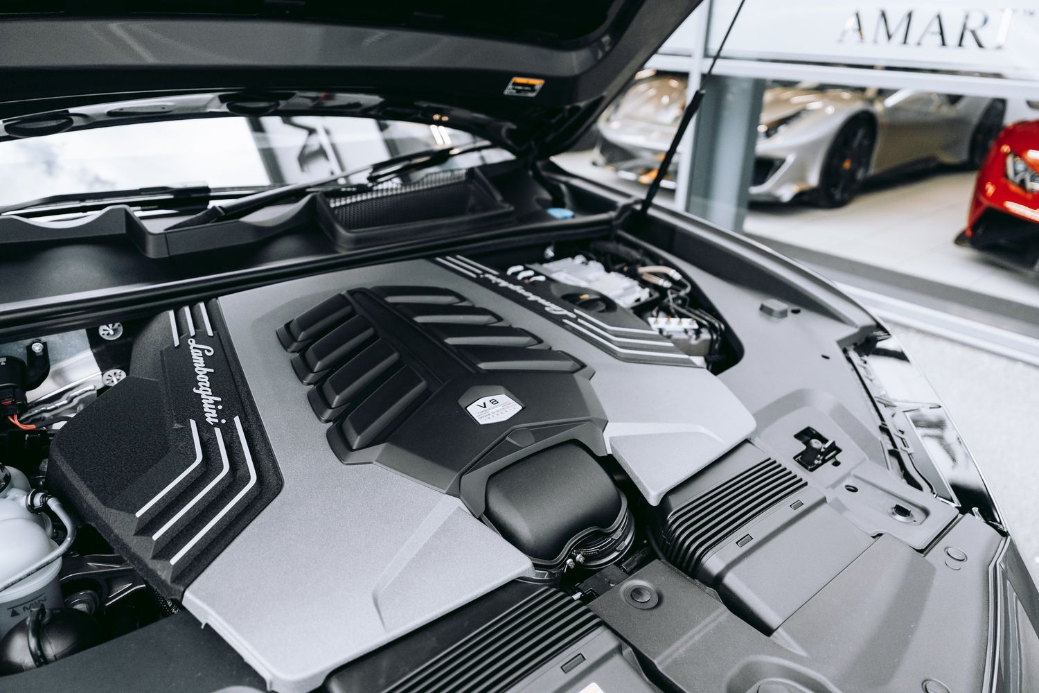 Lamborghini URUS V8 Auto