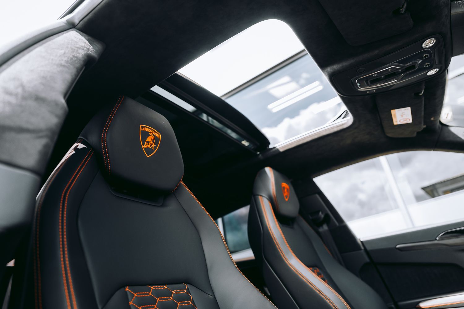Lamborghini URUS V8 Auto