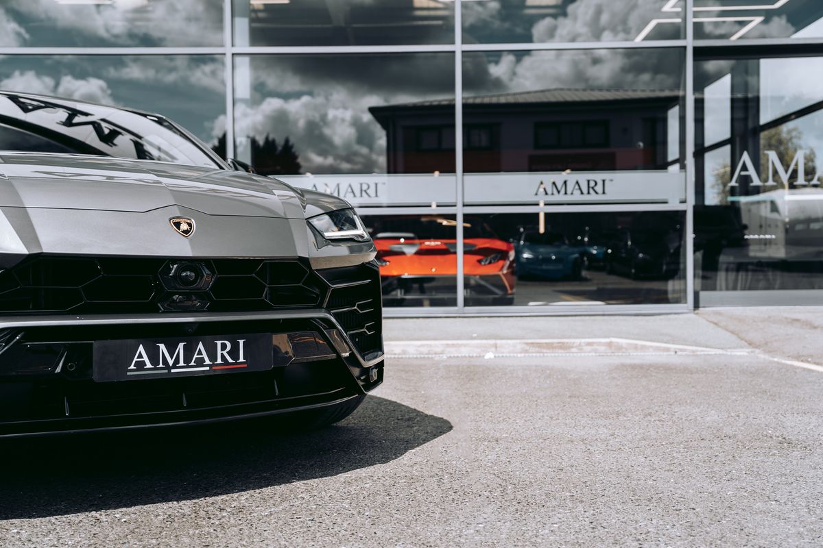 Lamborghini URUS V8 Auto
