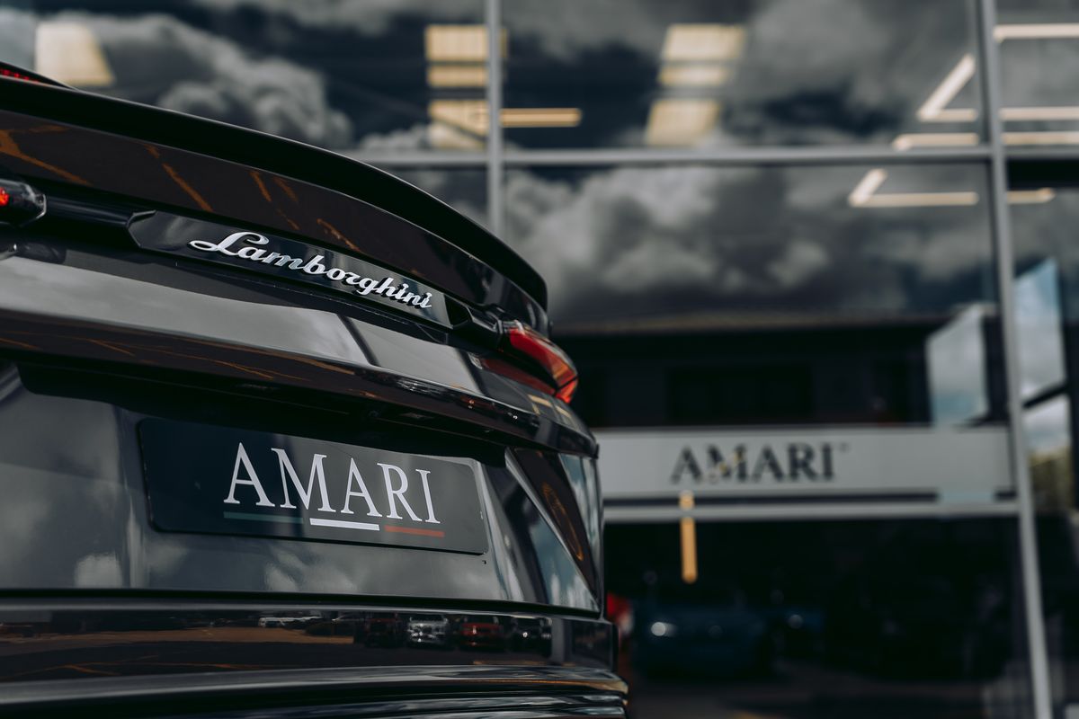 Lamborghini URUS V8 Auto