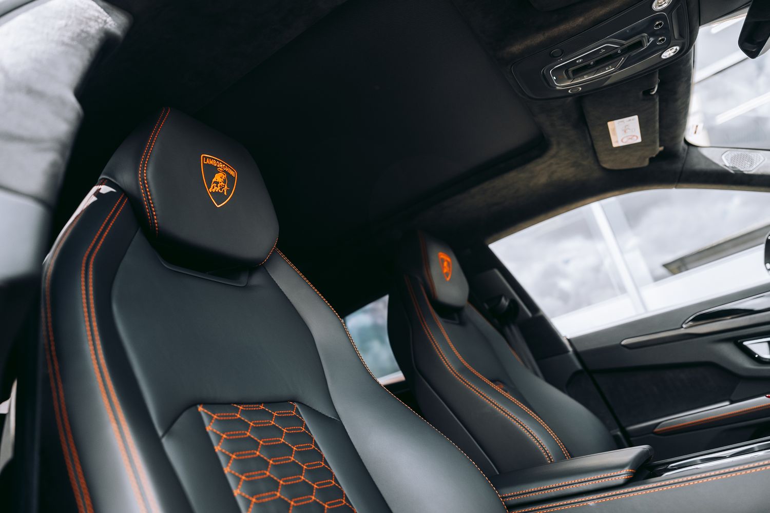 Lamborghini URUS V8 Auto
