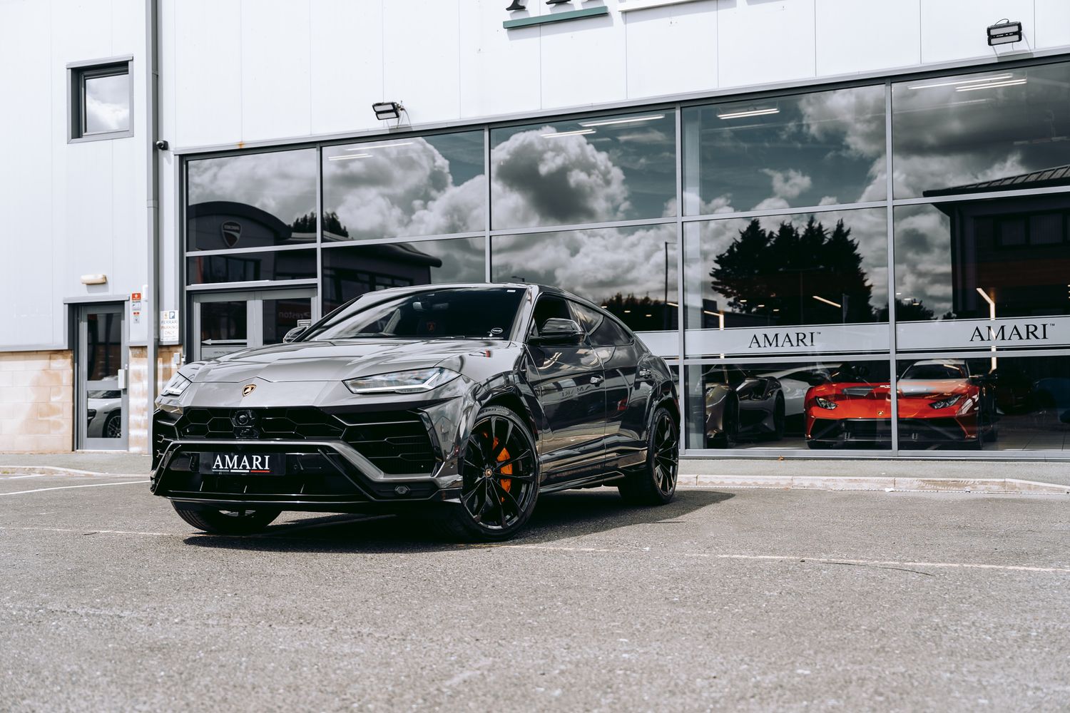 Lamborghini URUS V8 Auto