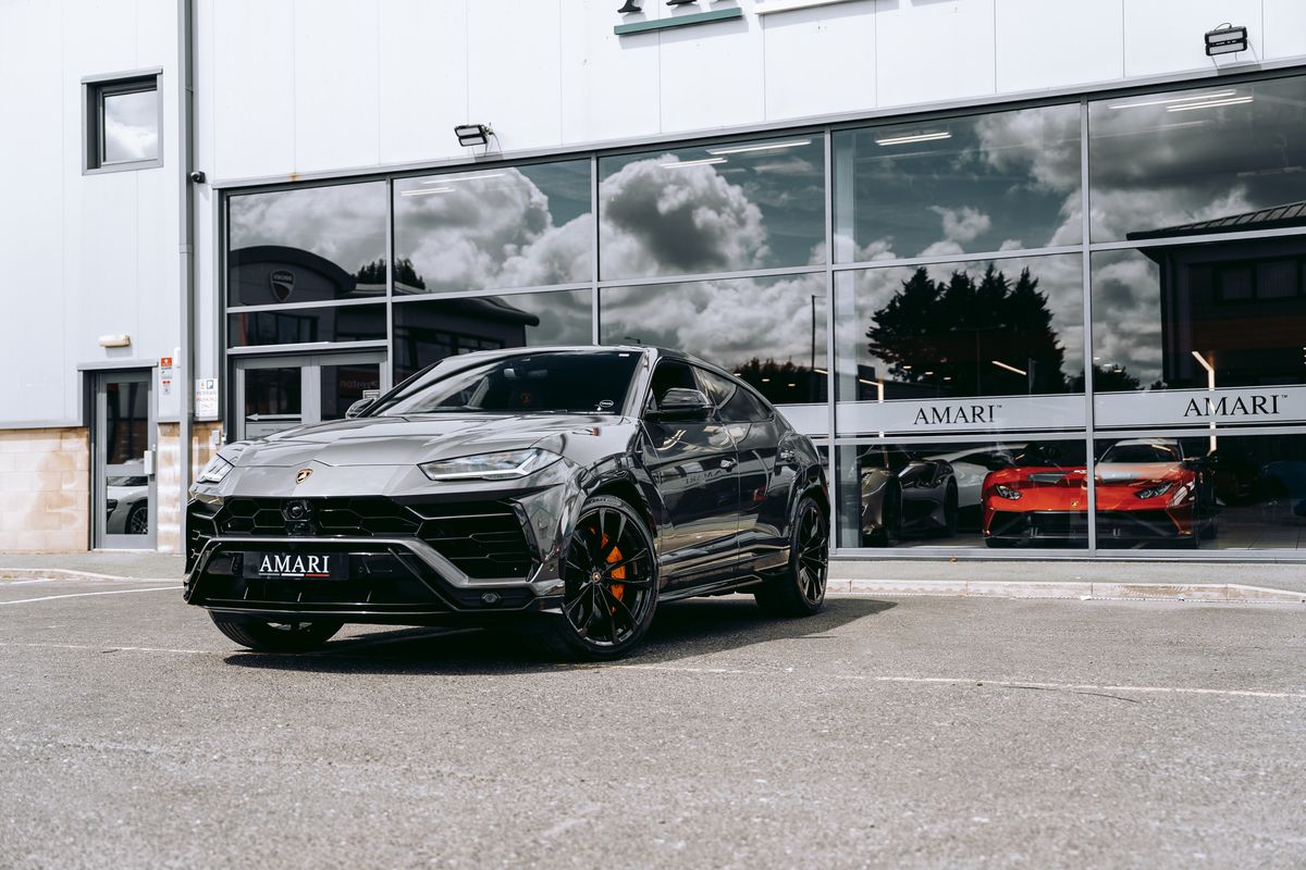Lamborghini URUS V8 Auto