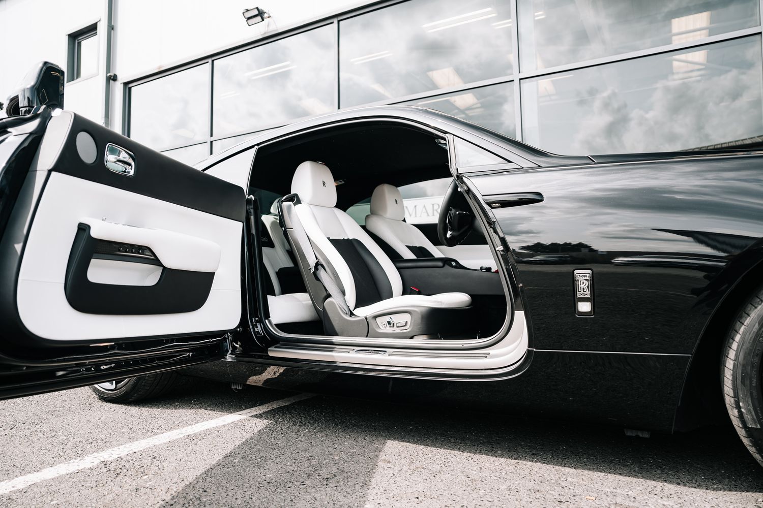 Rolls Royce Wraith Black Badge