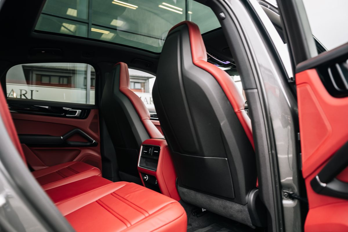 Porsche Cayenne V6 e-Hybrid Auto