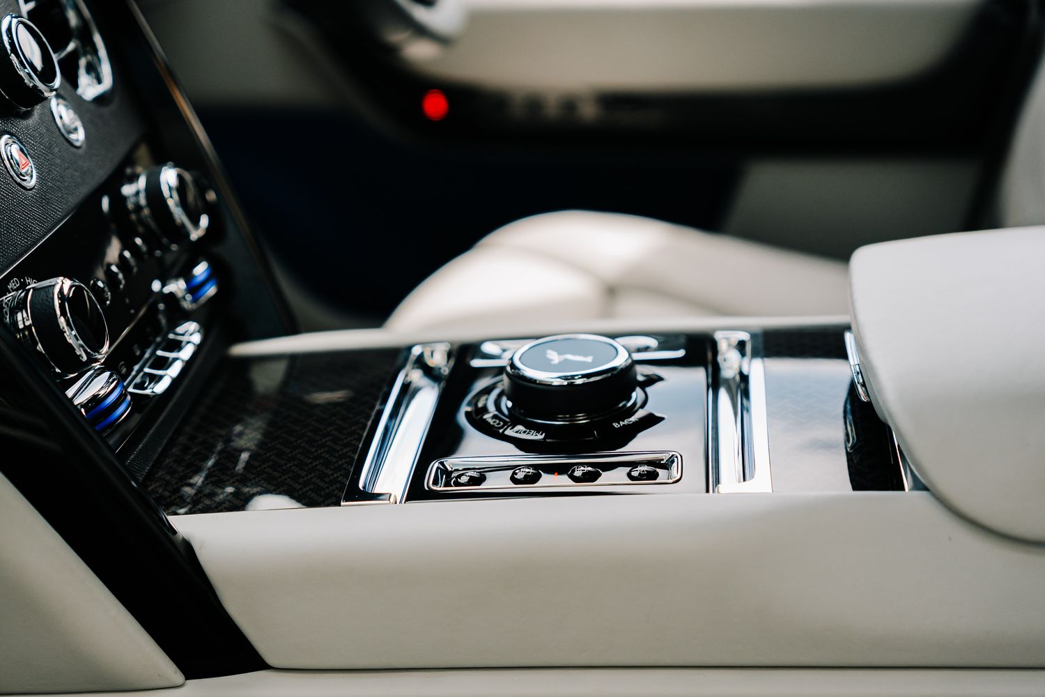 Rolls Royce Cullinan Black Badge Auto