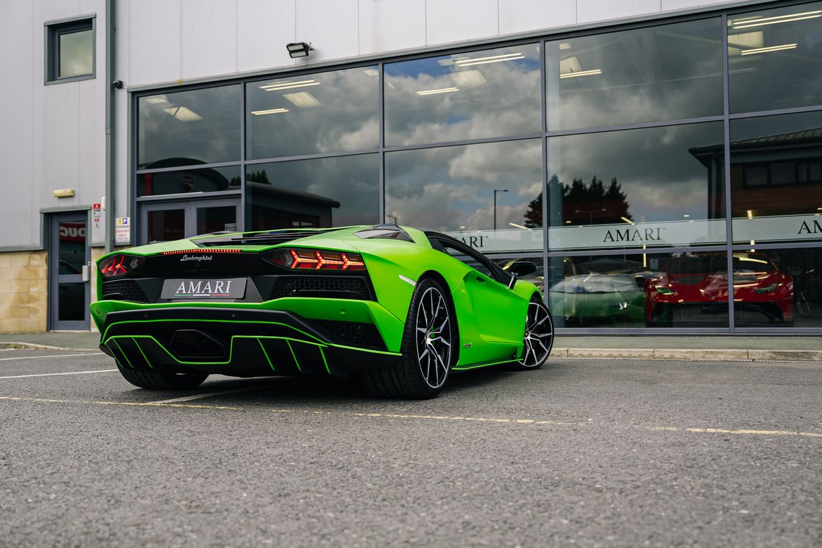 Lamborghini Aventador S LP 740-4