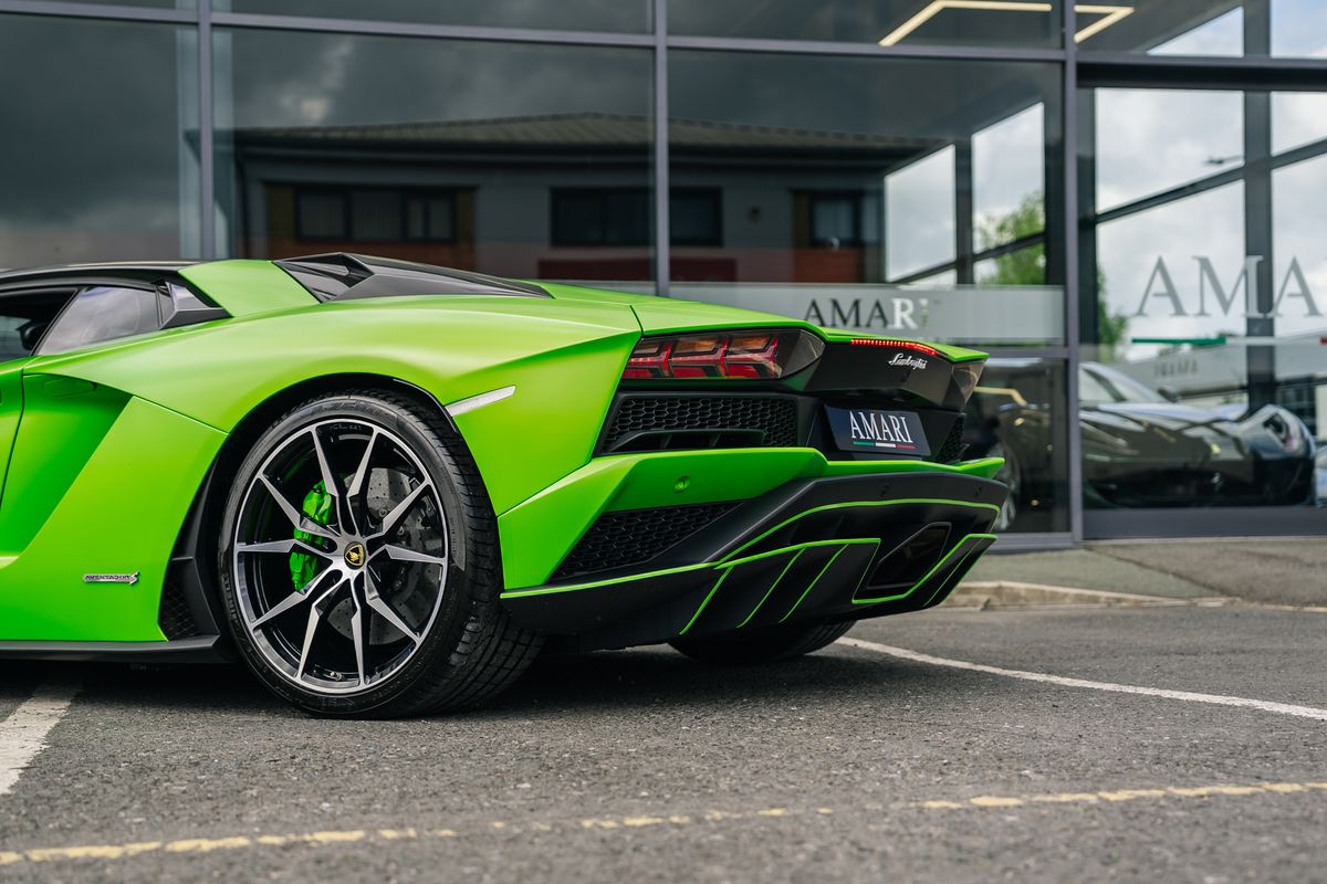 Lamborghini Aventador S LP 740-4