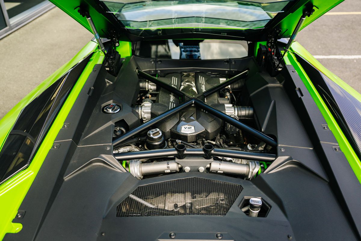 Lamborghini Aventador S LP 740-4