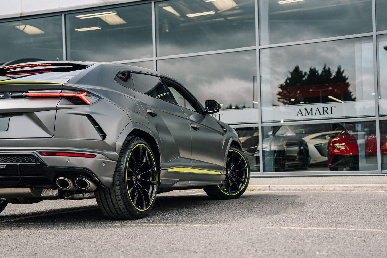 Lamborghini Urus Graphite Capsule Auto