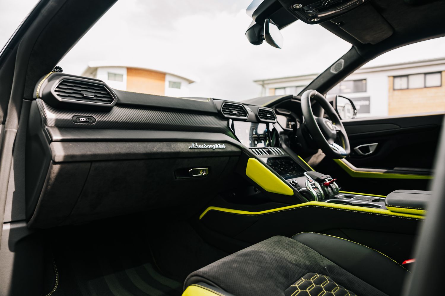 Lamborghini Urus Graphite Capsule Auto