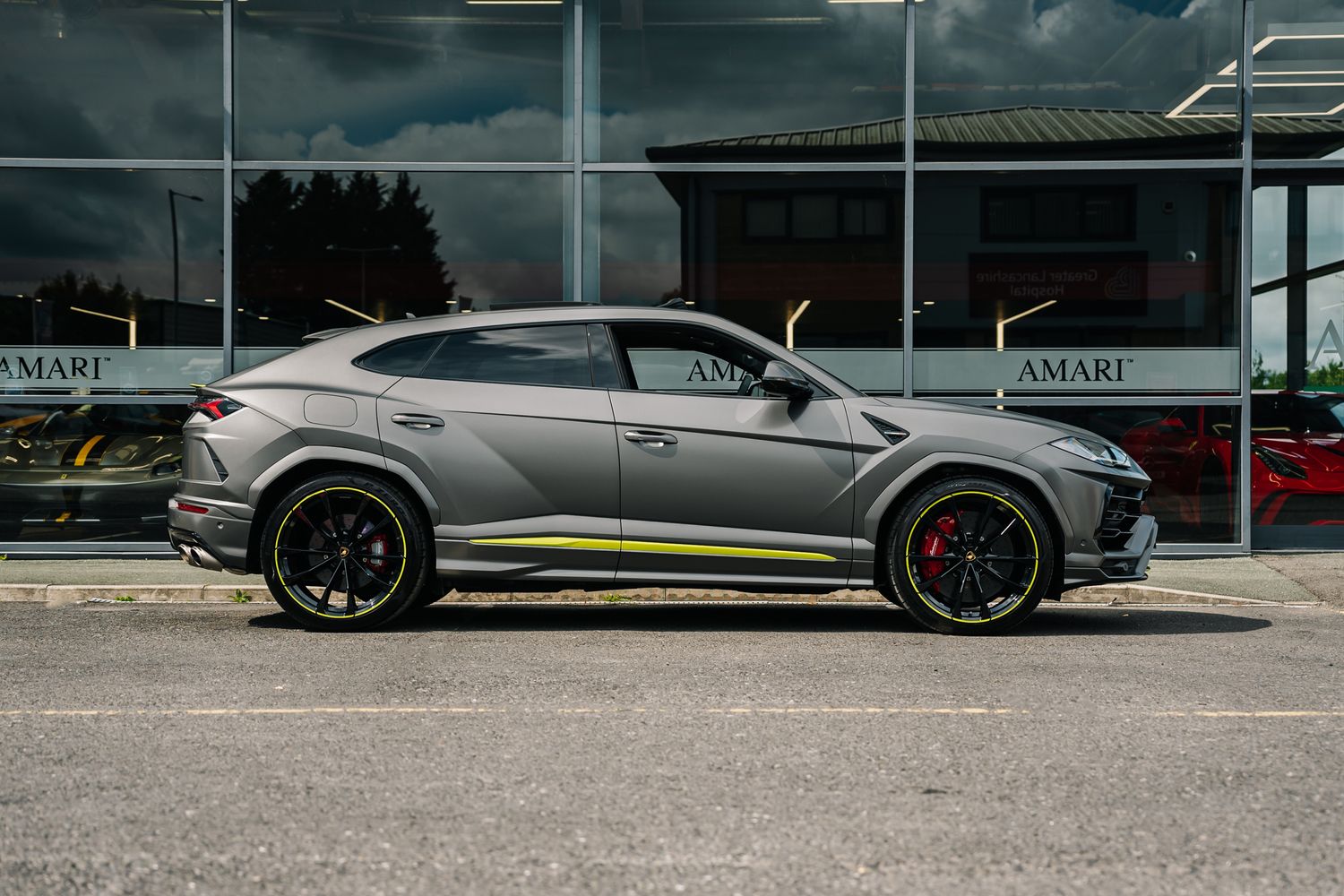 Lamborghini Urus Graphite Capsule Auto