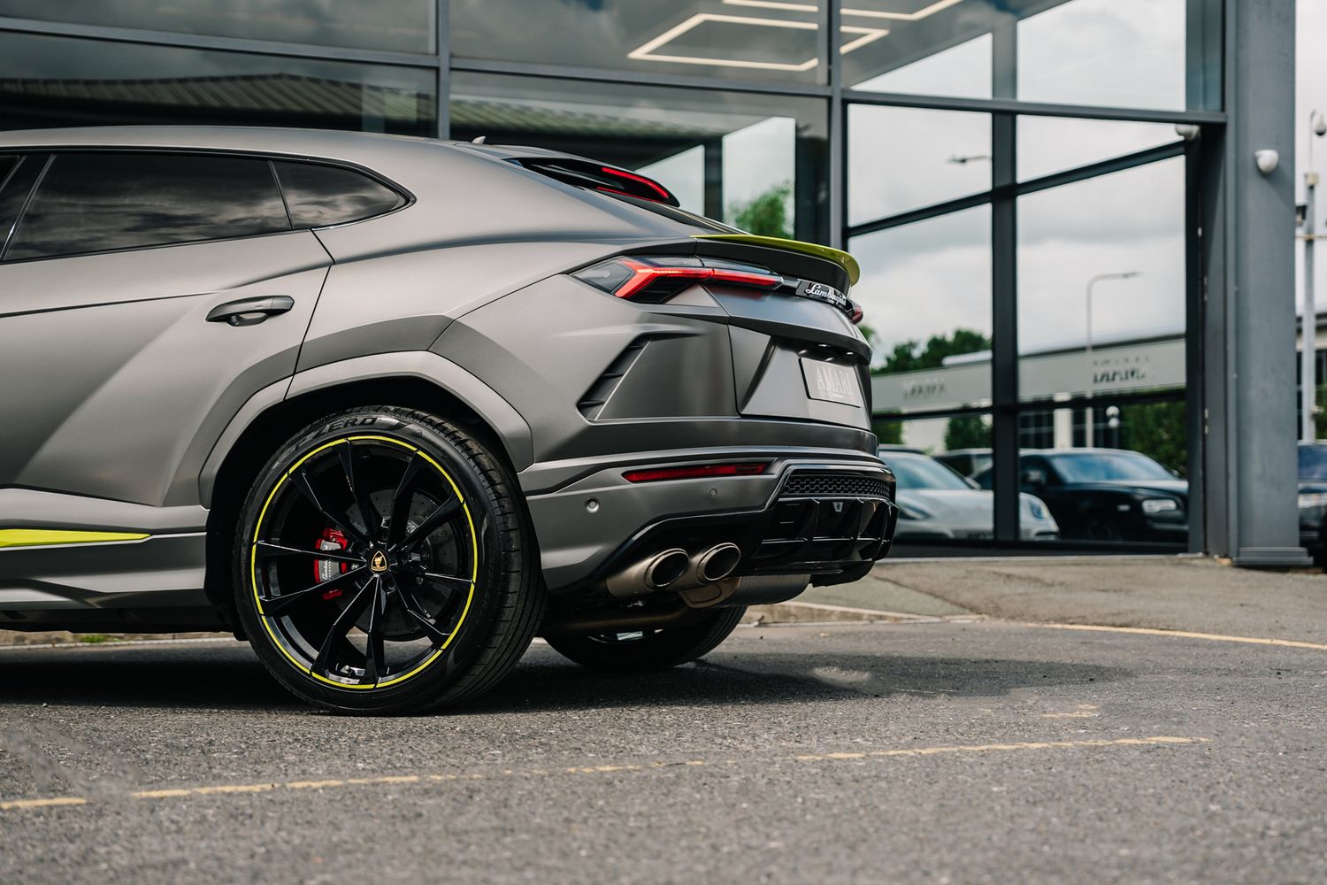 Lamborghini Urus Graphite Capsule Auto