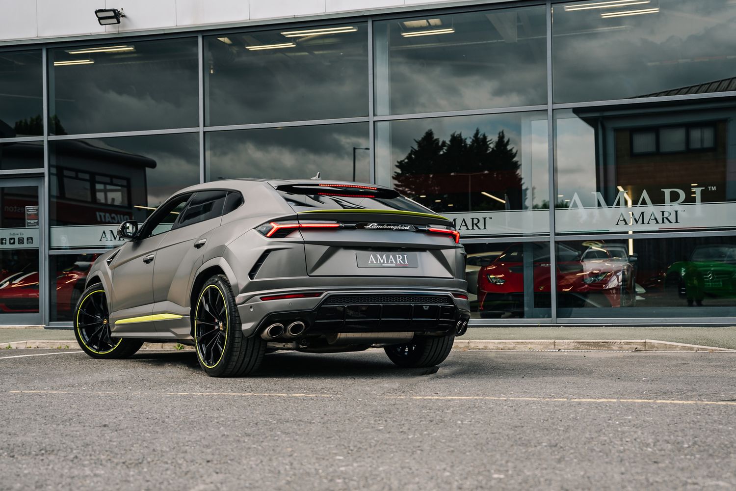 Lamborghini Urus Graphite Capsule Auto